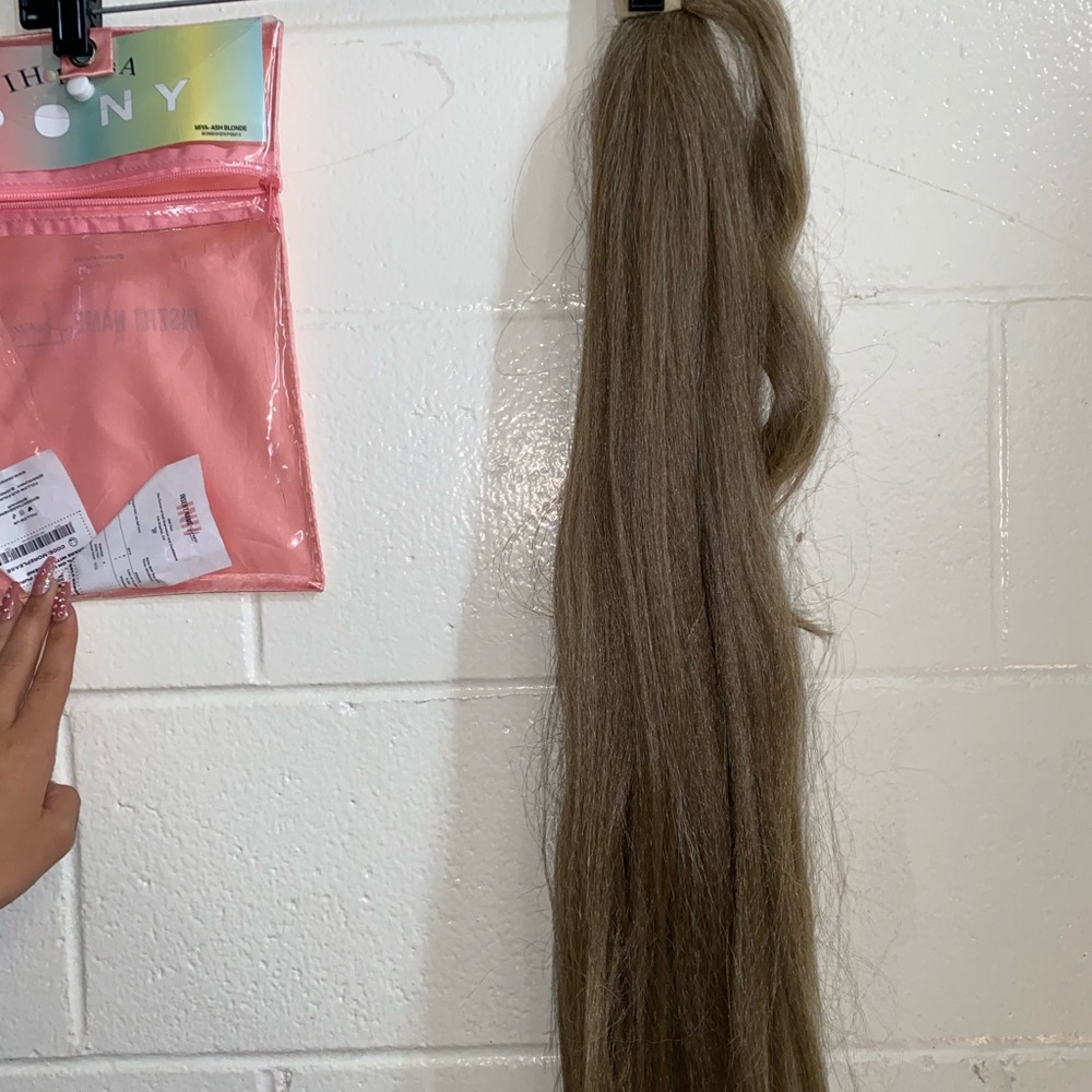 Ponytail extensions - Picture 2 of 3